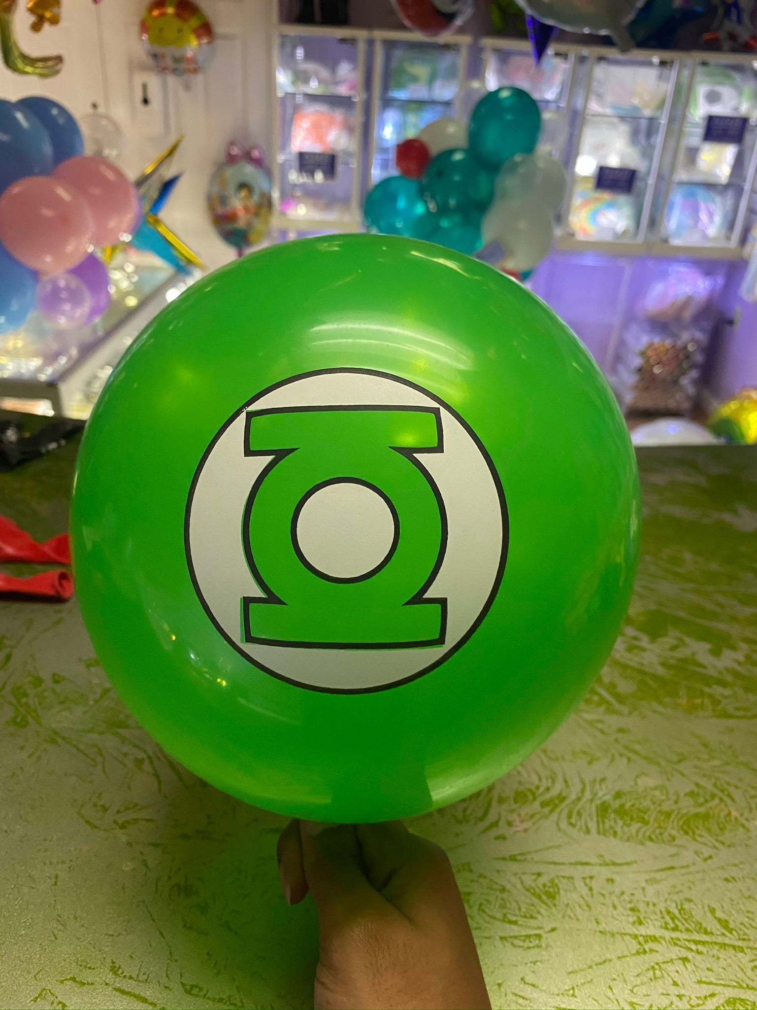Marvel DC Comics Superhero Logos 12 Inch Latex Balloon - Image 4